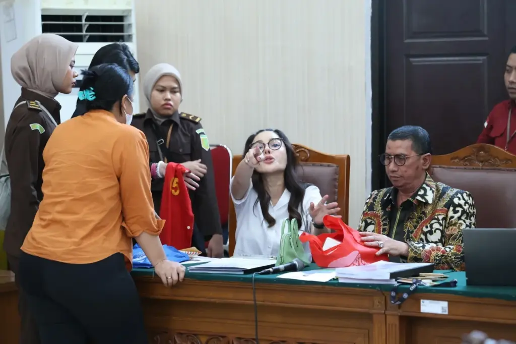 Nikita Mirzani Tulis Surat Terbuka