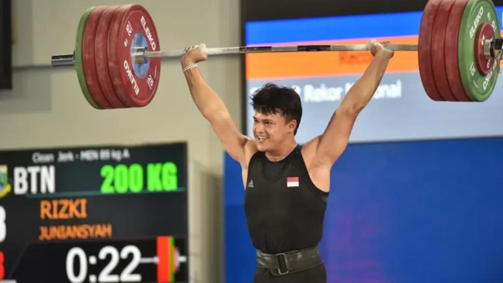 1 Lifter Rizki Juniansyah Jadi Letda TNI