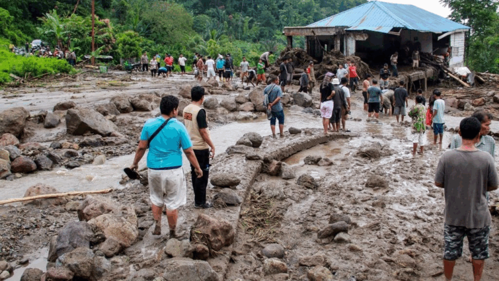 Banjir Besar Terjang Sibolga, Ratusan Warga Mengungsi di Tengah Hujan Tanpa Henti