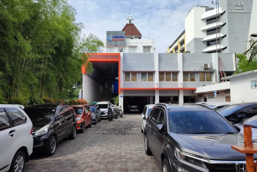 gaji di pt haleyora powerindo